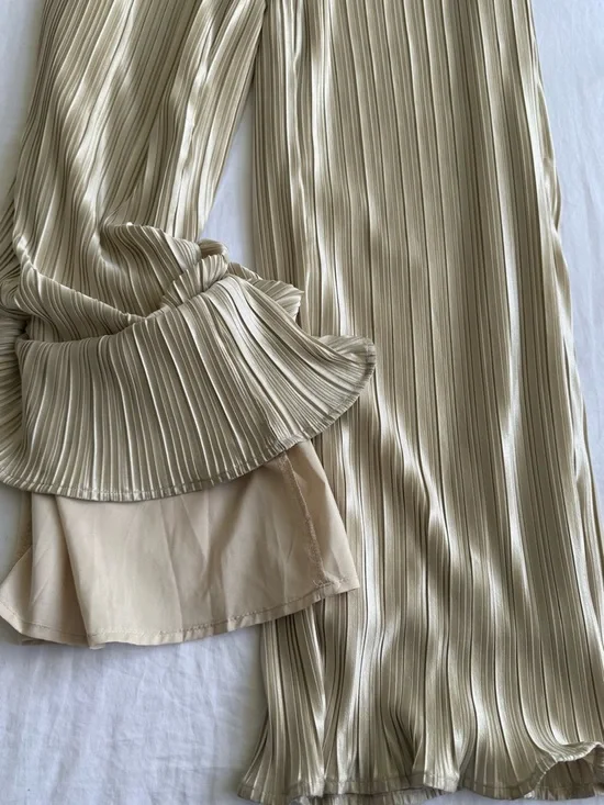 Pleated 2 Piece Set Wide Leg Pants Beige Resort Vacation Outfit M - Picture 6 of 7